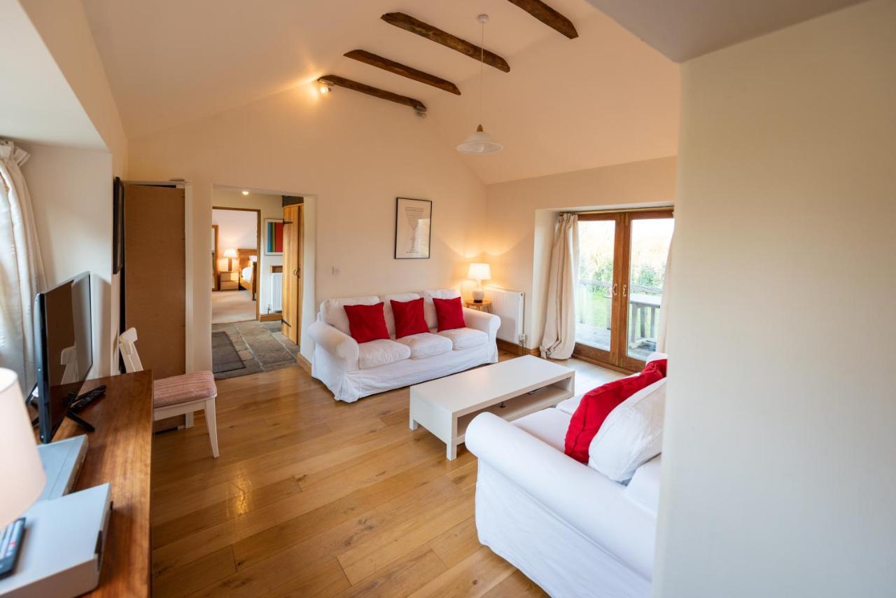 Whitley Coach House Villa Екстериор снимка