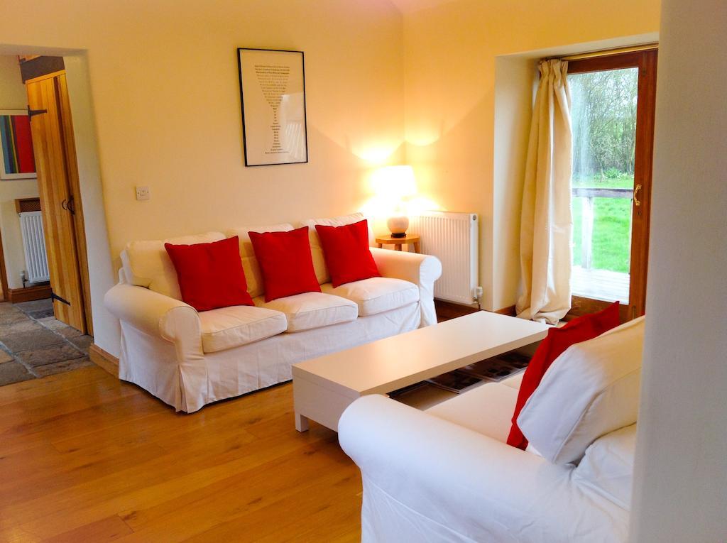 Whitley Coach House Villa Стая снимка