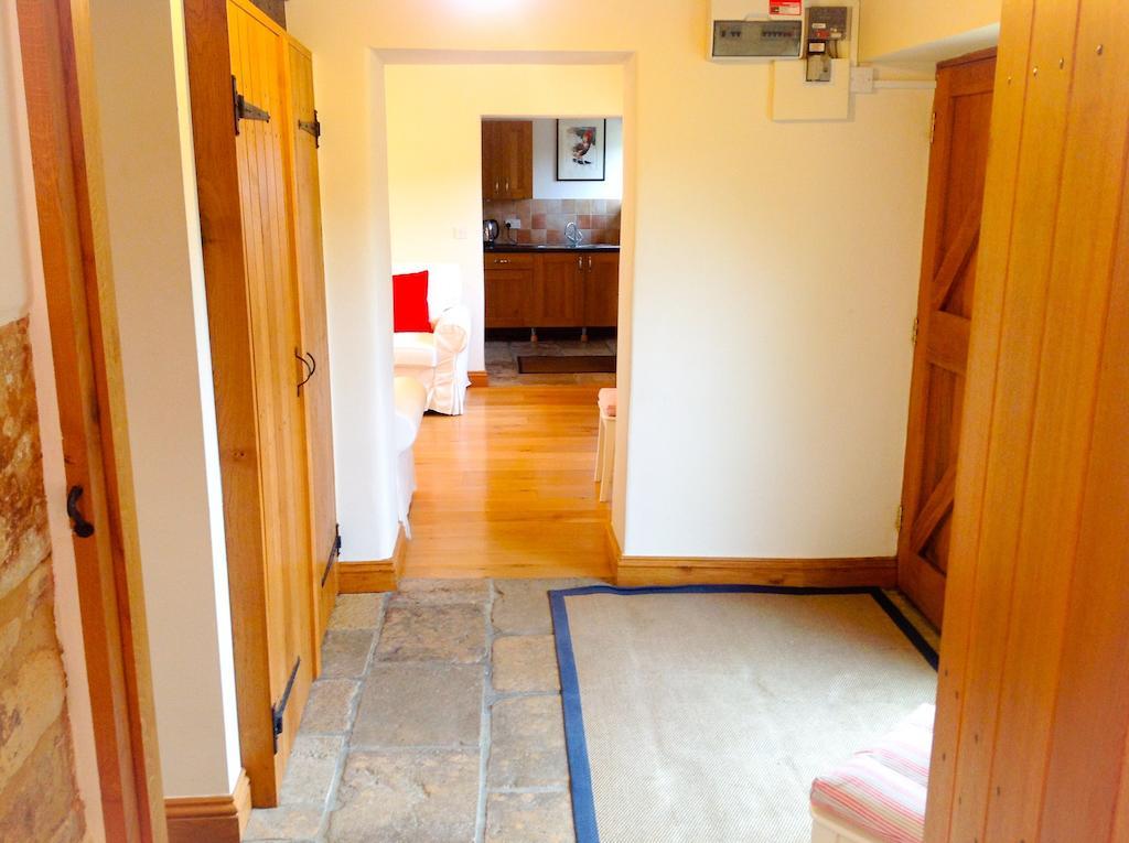 Whitley Coach House Villa Стая снимка