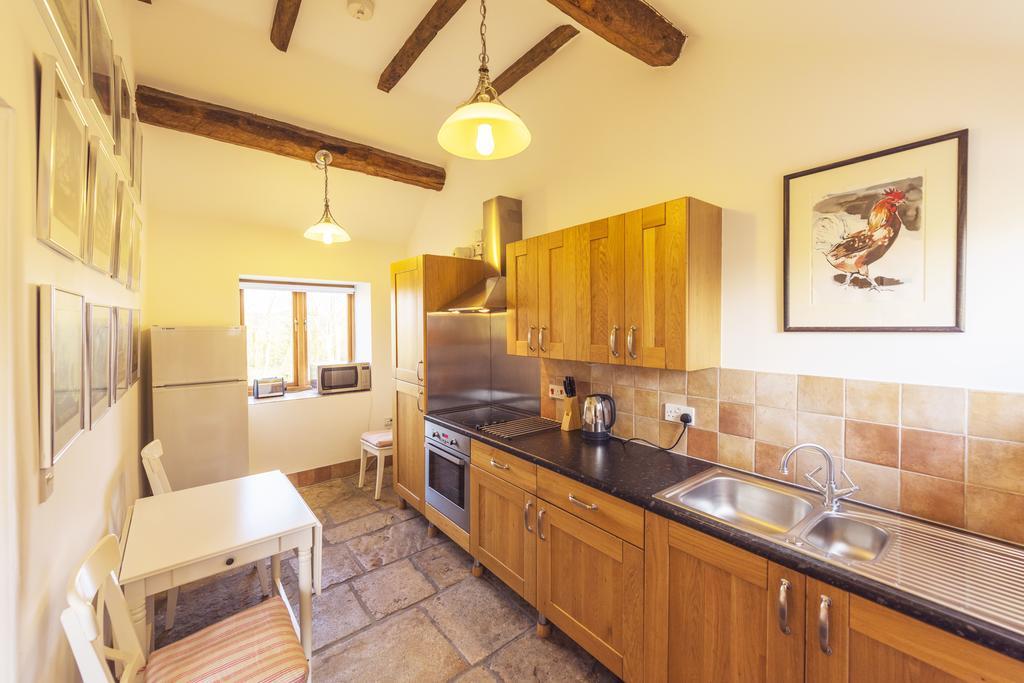 Whitley Coach House Villa Екстериор снимка