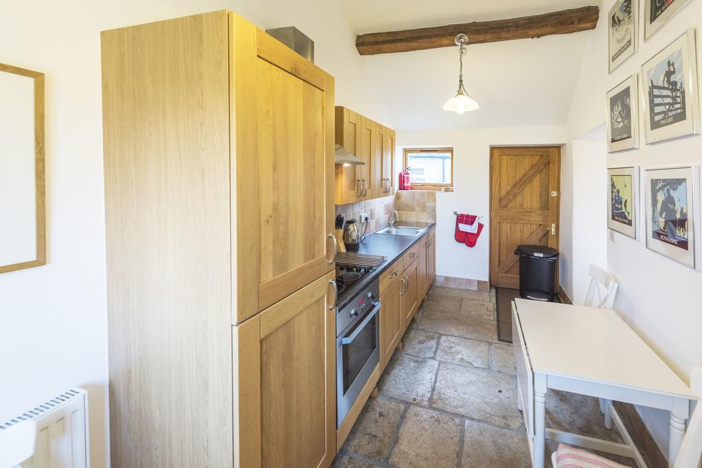 Whitley Coach House Villa Екстериор снимка