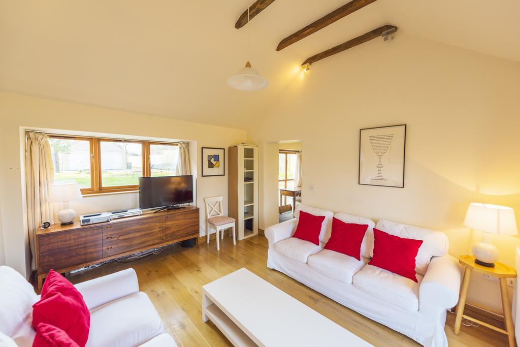Whitley Coach House Villa Екстериор снимка