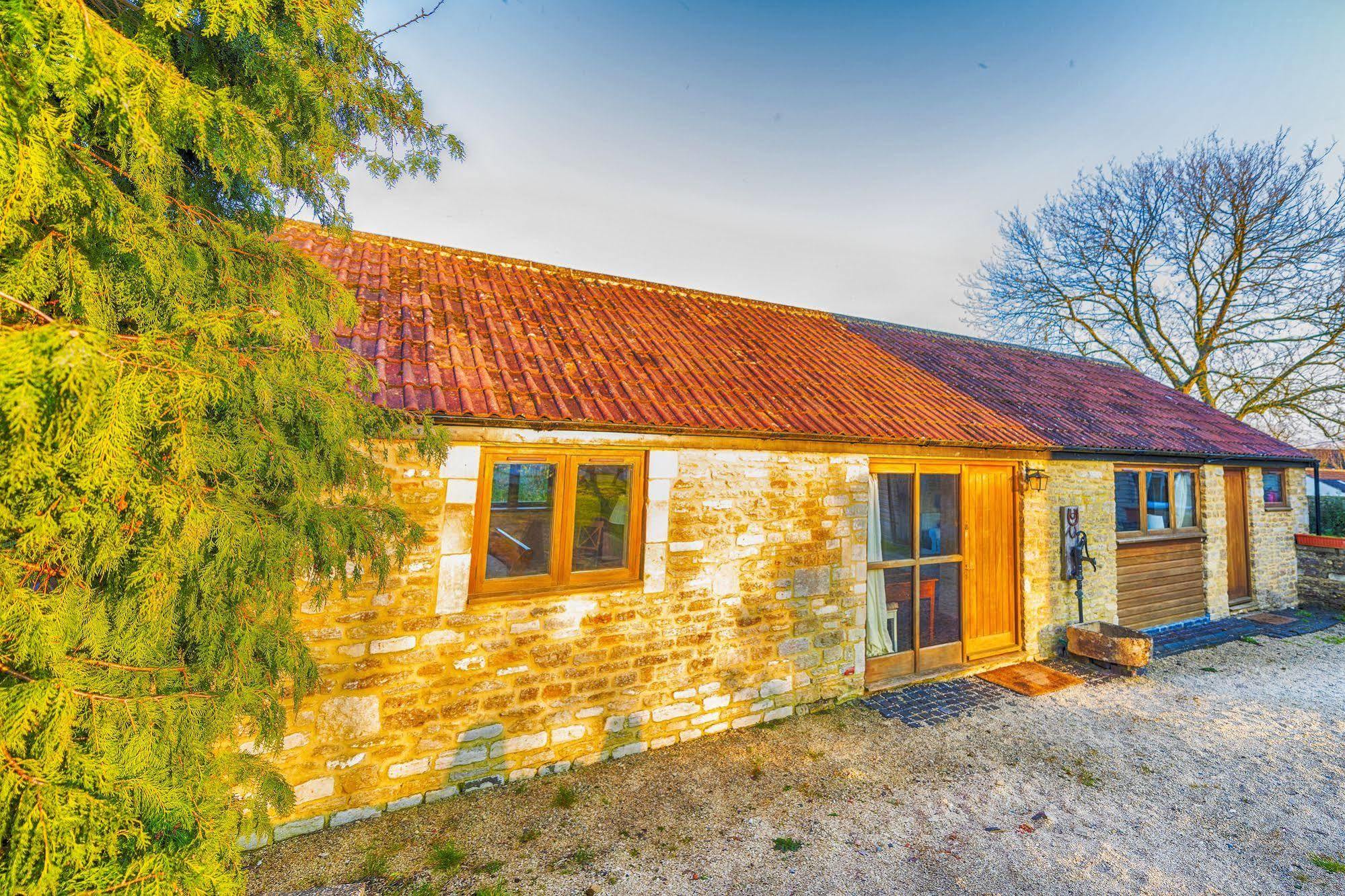 Whitley Coach House Villa Екстериор снимка