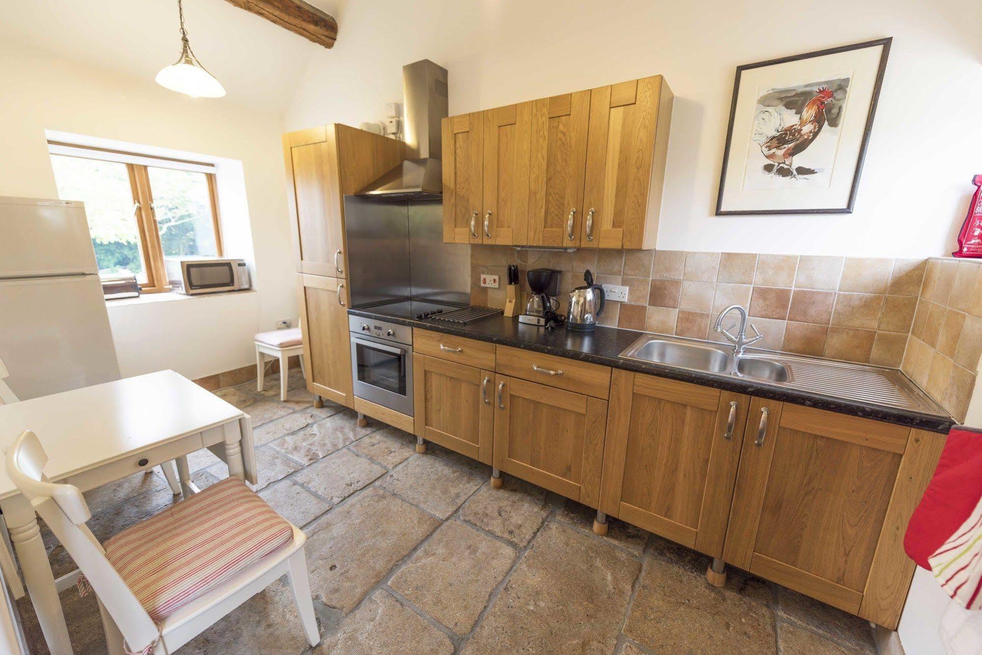 Whitley Coach House Villa Екстериор снимка