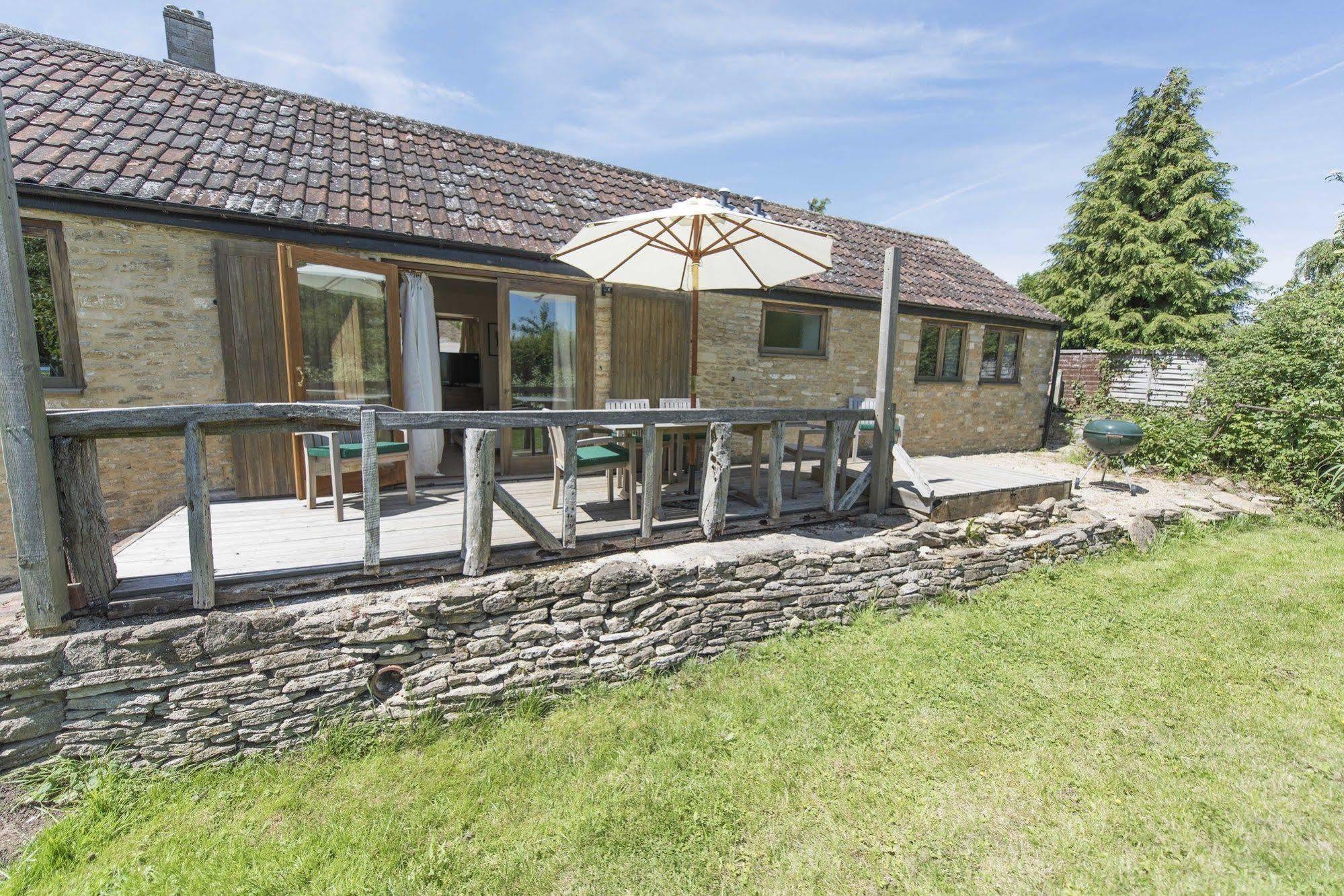 Whitley Coach House Villa Екстериор снимка